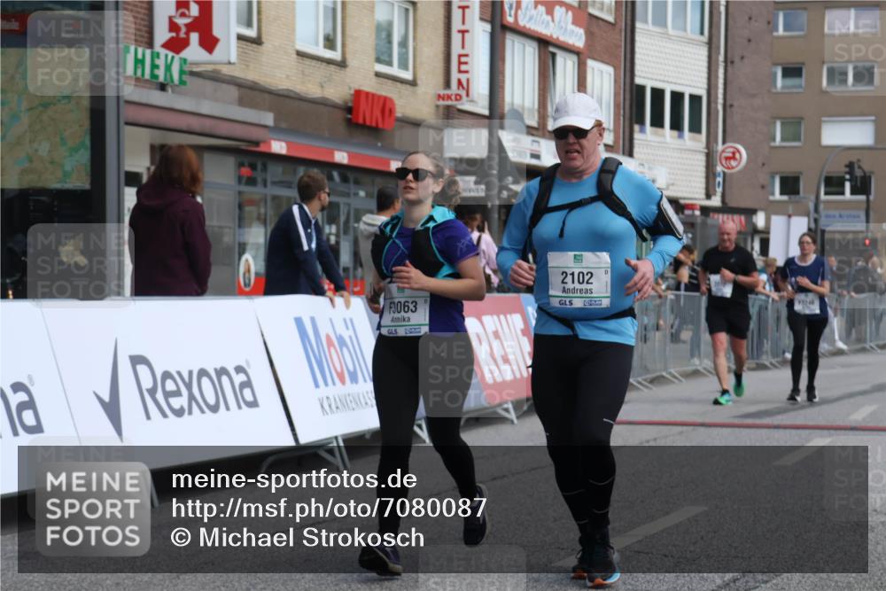 15.09.2024 - PSD Bank Halbmarathon Michael Strokosch http://msf.ph/oto/7080087 15.09.2024 12:24:33 Ziel 988, 2081, 2102, 2272, 3063, 3218, 3240, 3339, 3469 meine-sportfotos.de