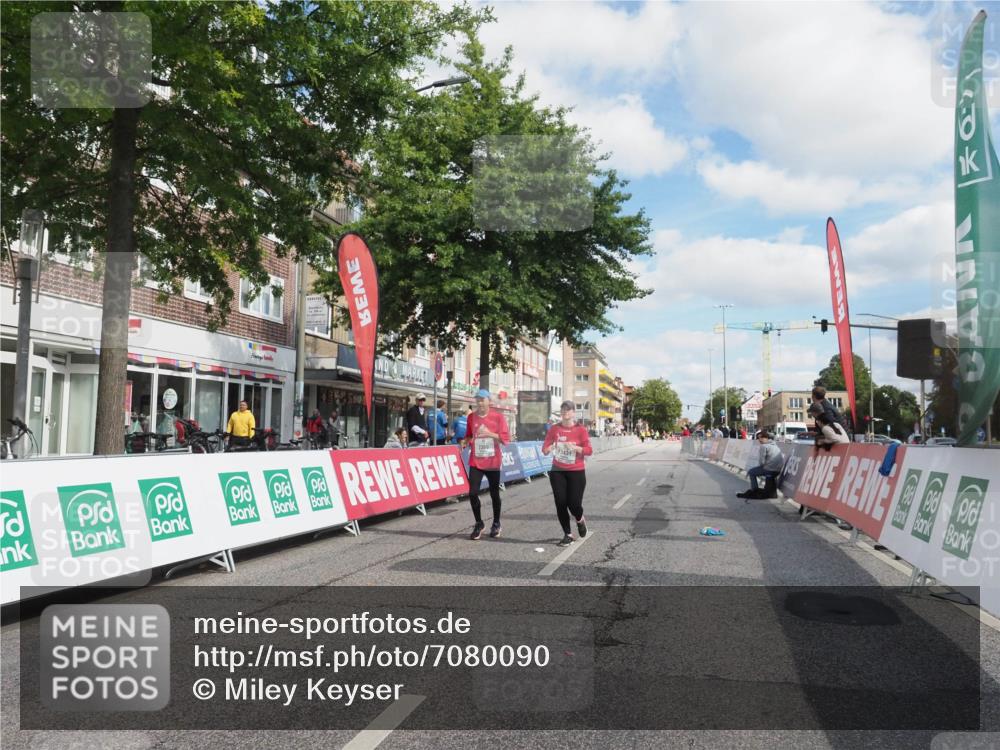 15.09.2024 - PSD Bank Halbmarathon Miley Keyser http://msf.ph/oto/7080090 15.09.2024 12:47:06 Ziel 2389, 3431 meine-sportfotos.de
