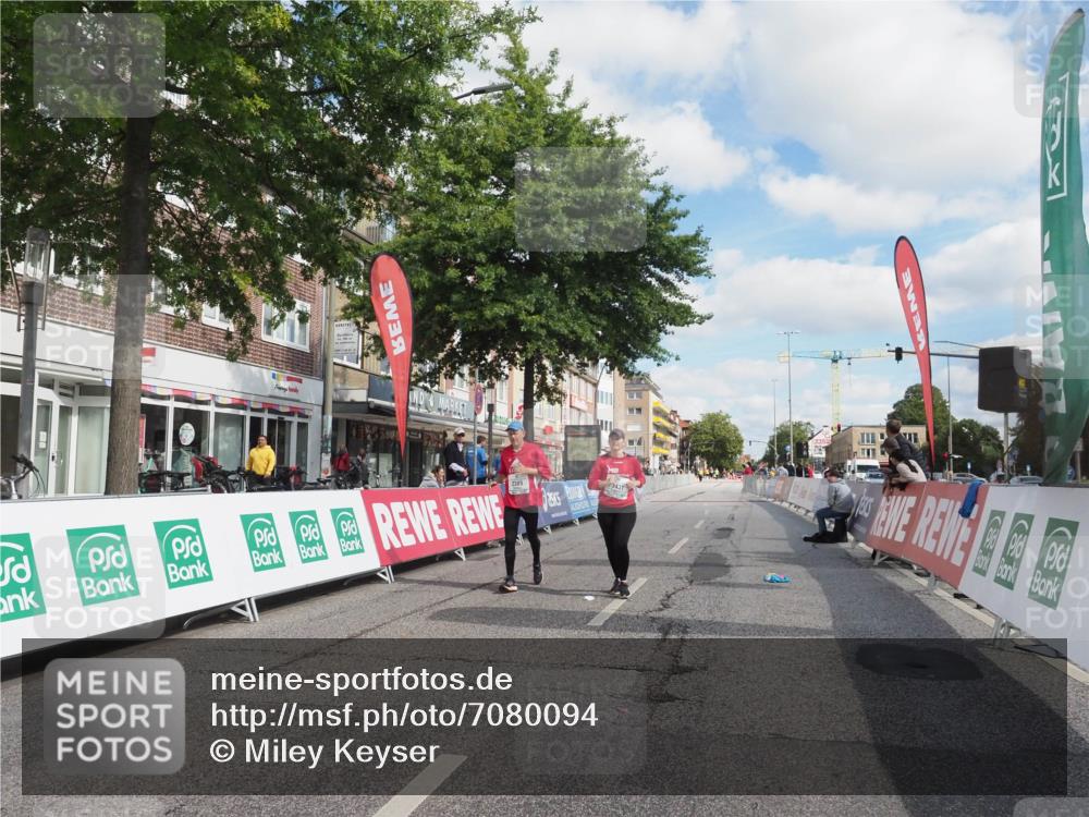 15.09.2024 - PSD Bank Halbmarathon Miley Keyser http://msf.ph/oto/7080094 15.09.2024 12:47:06 Ziel 2389, 3431 meine-sportfotos.de