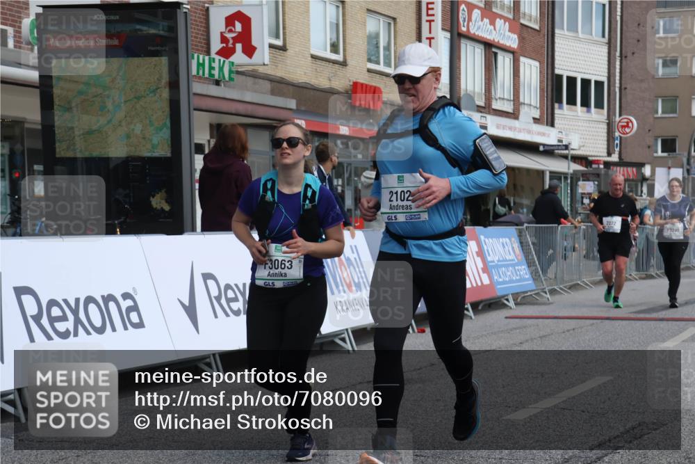 15.09.2024 - PSD Bank Halbmarathon Michael Strokosch http://msf.ph/oto/7080096 15.09.2024 12:24:33 Ziel 988, 2081, 2102, 2272, 3063, 3218, 3240, 3339, 3469 meine-sportfotos.de
