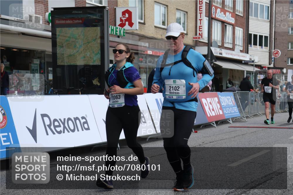15.09.2024 - PSD Bank Halbmarathon Michael Strokosch http://msf.ph/oto/7080101 15.09.2024 12:24:33 Ziel 988, 2081, 2102, 2272, 3063, 3218, 3240, 3339, 3469 meine-sportfotos.de