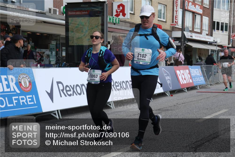15.09.2024 - PSD Bank Halbmarathon Michael Strokosch http://msf.ph/oto/7080106 15.09.2024 12:24:33 Ziel 988, 2081, 2102, 2272, 3063, 3218, 3240, 3339, 3469 meine-sportfotos.de