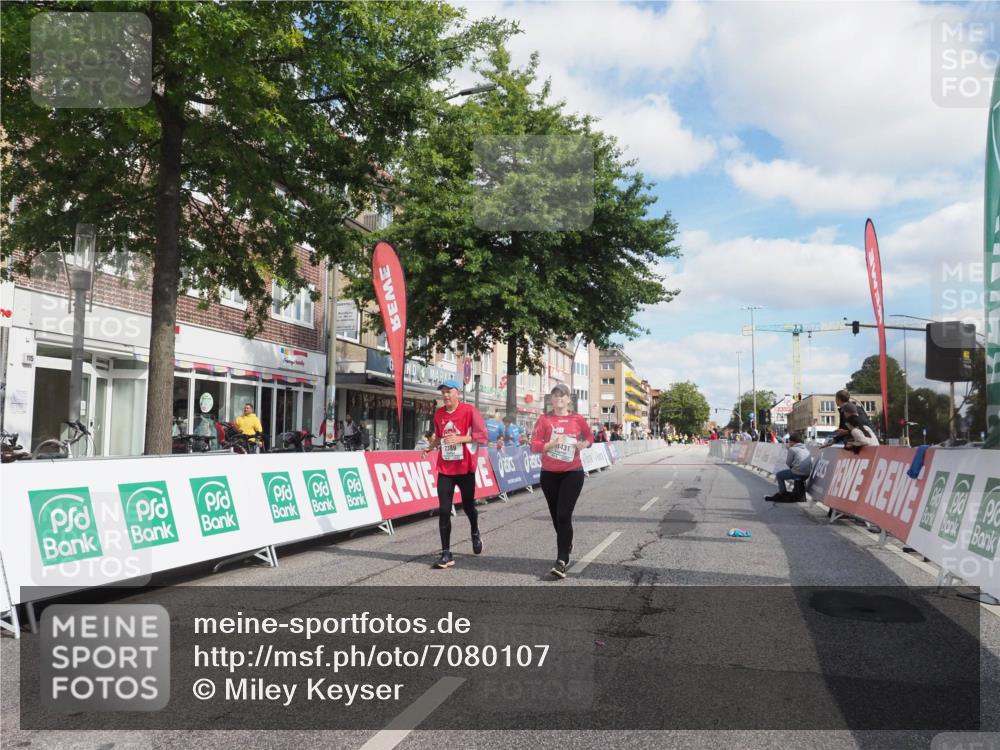 15.09.2024 - PSD Bank Halbmarathon Miley Keyser http://msf.ph/oto/7080107 15.09.2024 12:47:06 Ziel 2389, 3431 meine-sportfotos.de