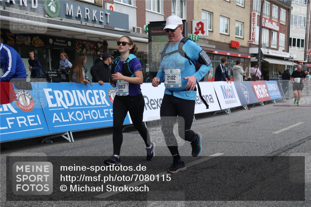 15.09.2024 - PSD Bank Halbmarathon Michael Strokosch http://msf.ph/oto/7080115 15.09.2024 12:24:34 Ziel 988, 2081, 2102, 2272, 3063, 3218, 3240, 3339, 3469 meine-sportfotos.de