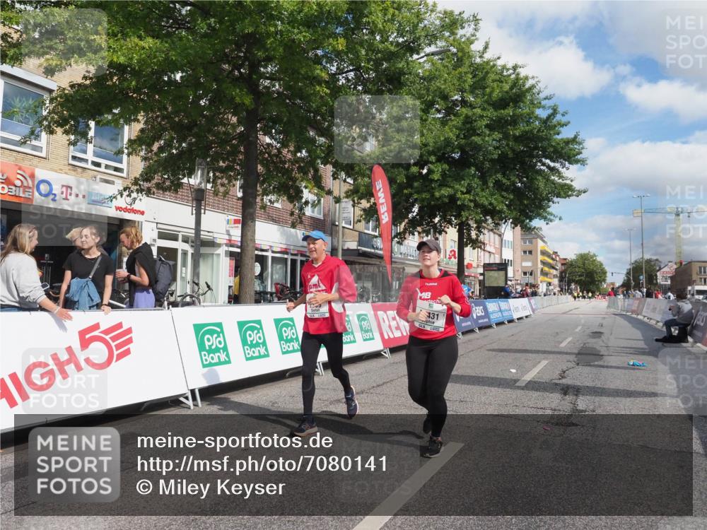 15.09.2024 - PSD Bank Halbmarathon Miley Keyser http://msf.ph/oto/7080141 15.09.2024 12:47:08 Ziel 2389, 3431 meine-sportfotos.de