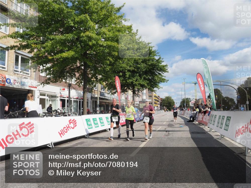 15.09.2024 - PSD Bank Halbmarathon Miley Keyser http://msf.ph/oto/7080194 15.09.2024 12:47:43 Ziel 3331, 3395, 3459, 3460, 3461 meine-sportfotos.de