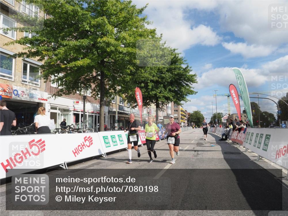 15.09.2024 - PSD Bank Halbmarathon Miley Keyser http://msf.ph/oto/7080198 15.09.2024 12:47:43 Ziel 3331, 3395, 3459, 3460, 3461 meine-sportfotos.de