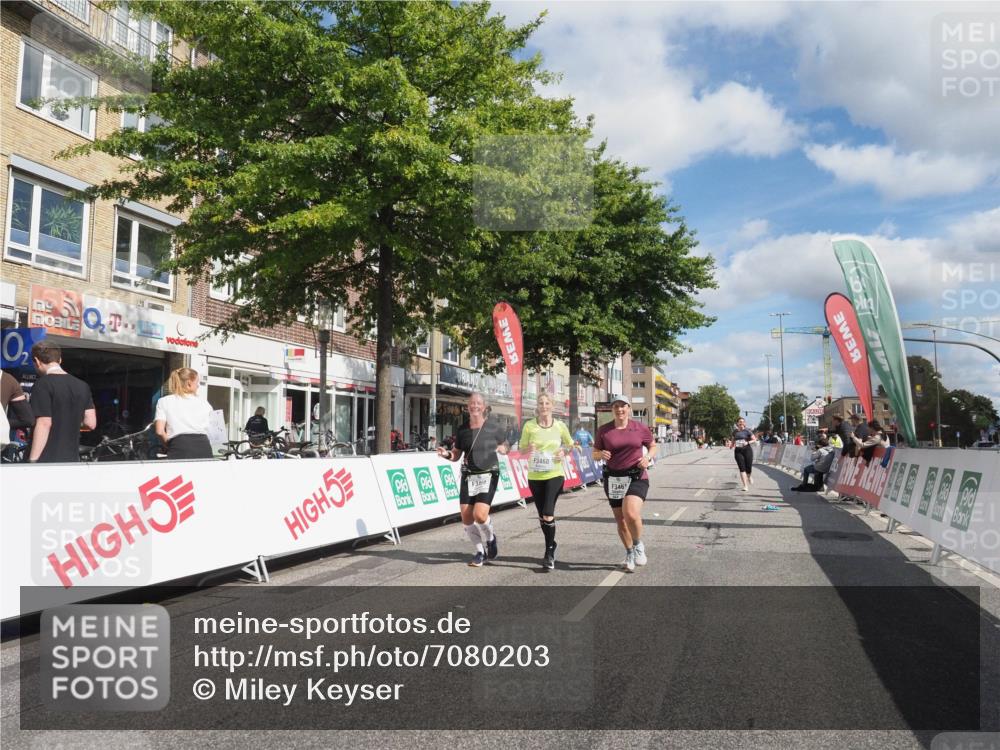 15.09.2024 - PSD Bank Halbmarathon Miley Keyser http://msf.ph/oto/7080203 15.09.2024 12:47:43 Ziel 3331, 3395, 3459, 3460, 3461 meine-sportfotos.de