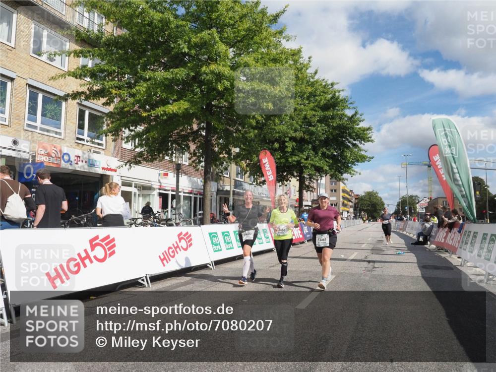 15.09.2024 - PSD Bank Halbmarathon Miley Keyser http://msf.ph/oto/7080207 15.09.2024 12:47:43 Ziel 3331, 3395, 3459, 3460, 3461 meine-sportfotos.de