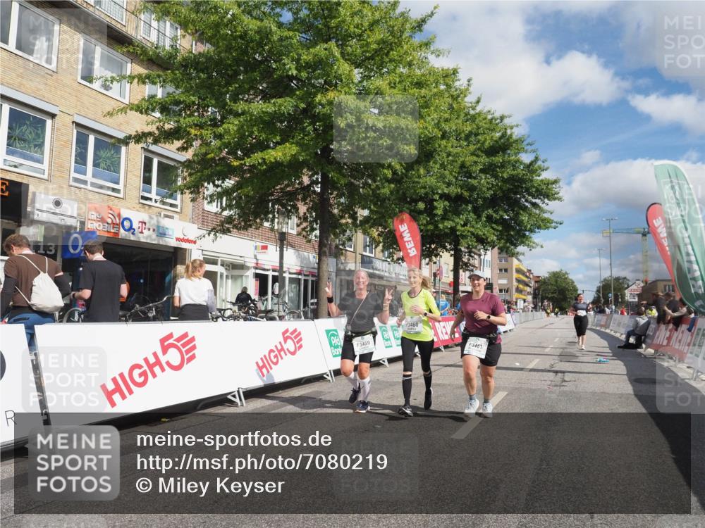 15.09.2024 - PSD Bank Halbmarathon Miley Keyser http://msf.ph/oto/7080219 15.09.2024 12:47:44 Ziel 3331, 3395, 3459, 3460, 3461 meine-sportfotos.de