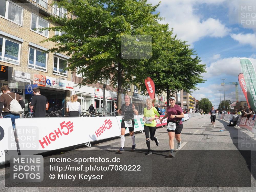 15.09.2024 - PSD Bank Halbmarathon Miley Keyser http://msf.ph/oto/7080222 15.09.2024 12:47:44 Ziel 3331, 3395, 3459, 3460, 3461 meine-sportfotos.de