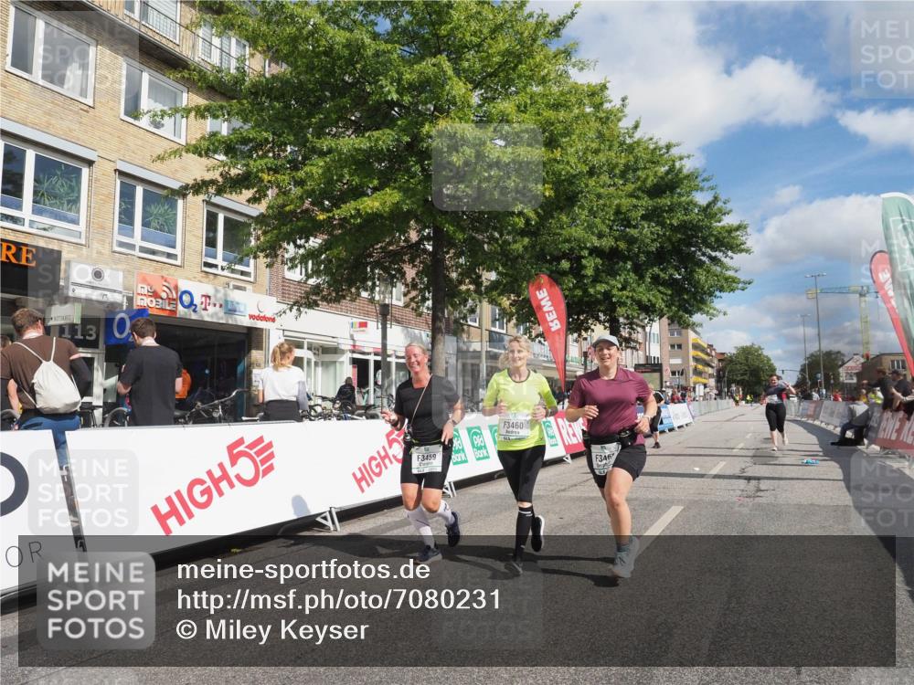 15.09.2024 - PSD Bank Halbmarathon Miley Keyser http://msf.ph/oto/7080231 15.09.2024 12:47:44 Ziel 3331, 3395, 3459, 3460, 3461 meine-sportfotos.de