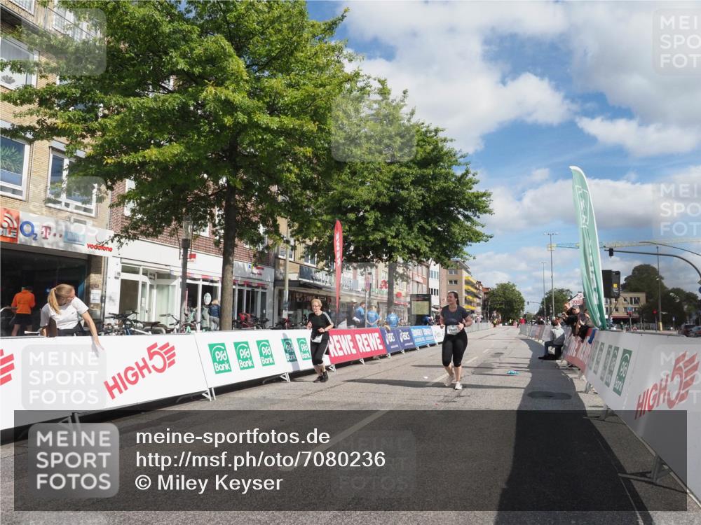 15.09.2024 - PSD Bank Halbmarathon Miley Keyser http://msf.ph/oto/7080236 15.09.2024 12:47:47 Ziel 3331, 3395, 3459, 3460, 3461 meine-sportfotos.de
