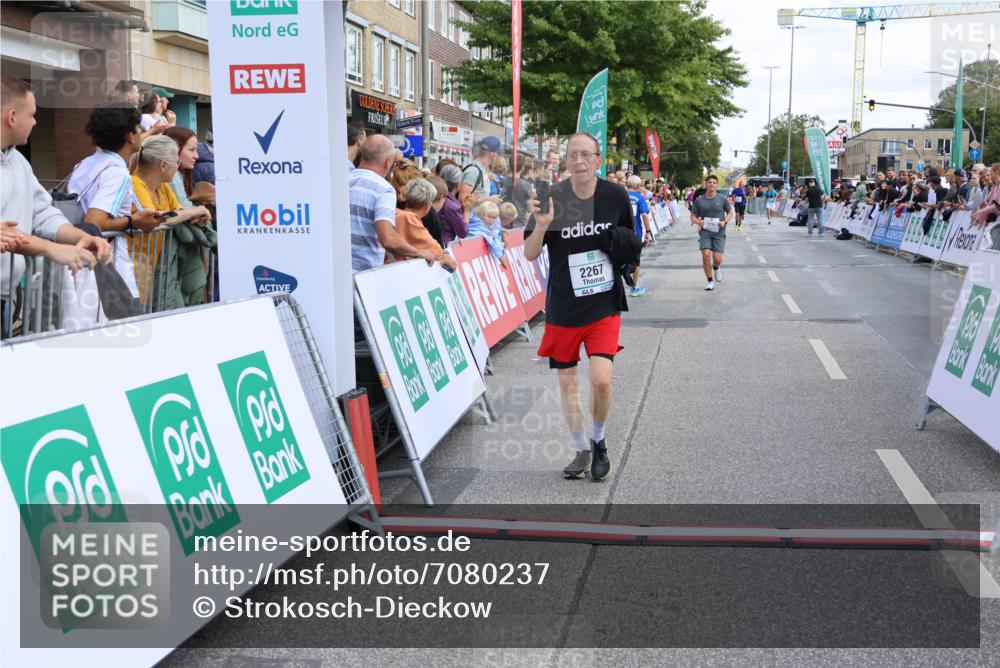 15.09.2024 - PSD Bank Halbmarathon Strokosch-Dieckow http://msf.ph/oto/7080237 15.09.2024 12:25:36 Ziel 2239, 2255, 2267 meine-sportfotos.de