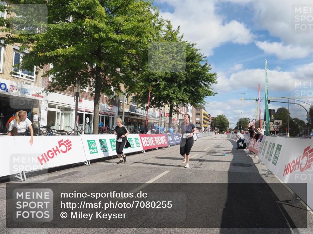 15.09.2024 - PSD Bank Halbmarathon Miley Keyser http://msf.ph/oto/7080255 15.09.2024 12:47:48 Ziel 3331, 3395, 3459, 3460, 3461 meine-sportfotos.de