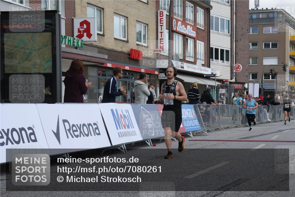 15.09.2024 - PSD Bank Halbmarathon Michael Strokosch http://msf.ph/oto/7080261 15.09.2024 12:24:51 Ziel 793, 1409, 2336, 2771, 3101 meine-sportfotos.de