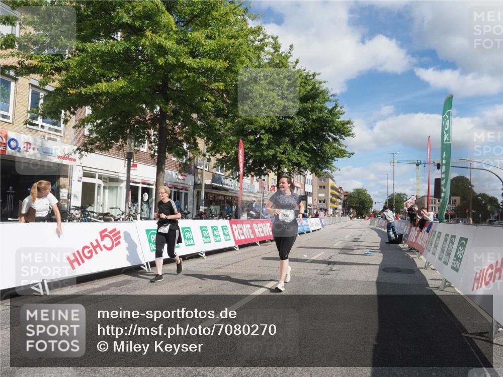 15.09.2024 - PSD Bank Halbmarathon Miley Keyser http://msf.ph/oto/7080270 15.09.2024 12:47:48 Ziel 3331, 3395, 3459, 3460, 3461 meine-sportfotos.de