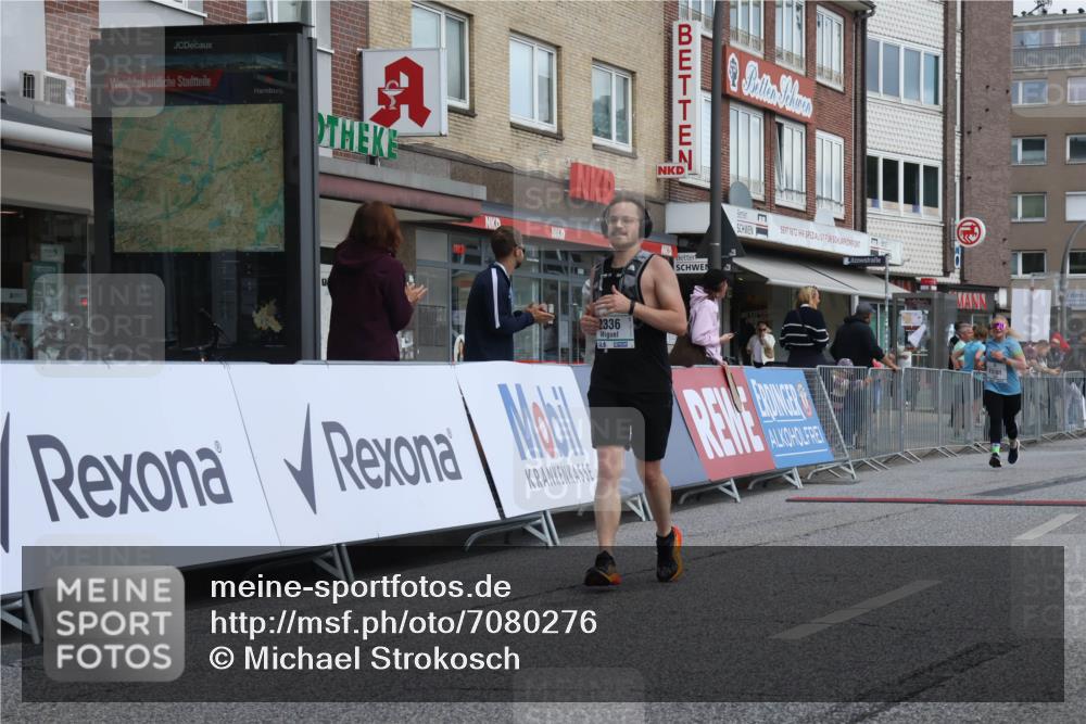 15.09.2024 - PSD Bank Halbmarathon Michael Strokosch http://msf.ph/oto/7080276 15.09.2024 12:24:52 Ziel 793, 1409, 2336, 2771, 3101 meine-sportfotos.de