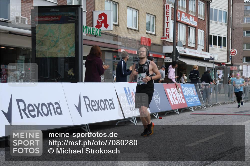 15.09.2024 - PSD Bank Halbmarathon Michael Strokosch http://msf.ph/oto/7080280 15.09.2024 12:24:52 Ziel 793, 1409, 2336, 2771, 3101 meine-sportfotos.de