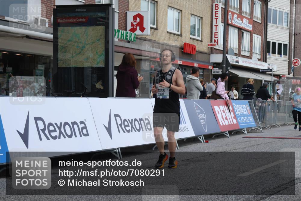 15.09.2024 - PSD Bank Halbmarathon Michael Strokosch http://msf.ph/oto/7080291 15.09.2024 12:24:52 Ziel 793, 1409, 2336, 2771, 3101 meine-sportfotos.de
