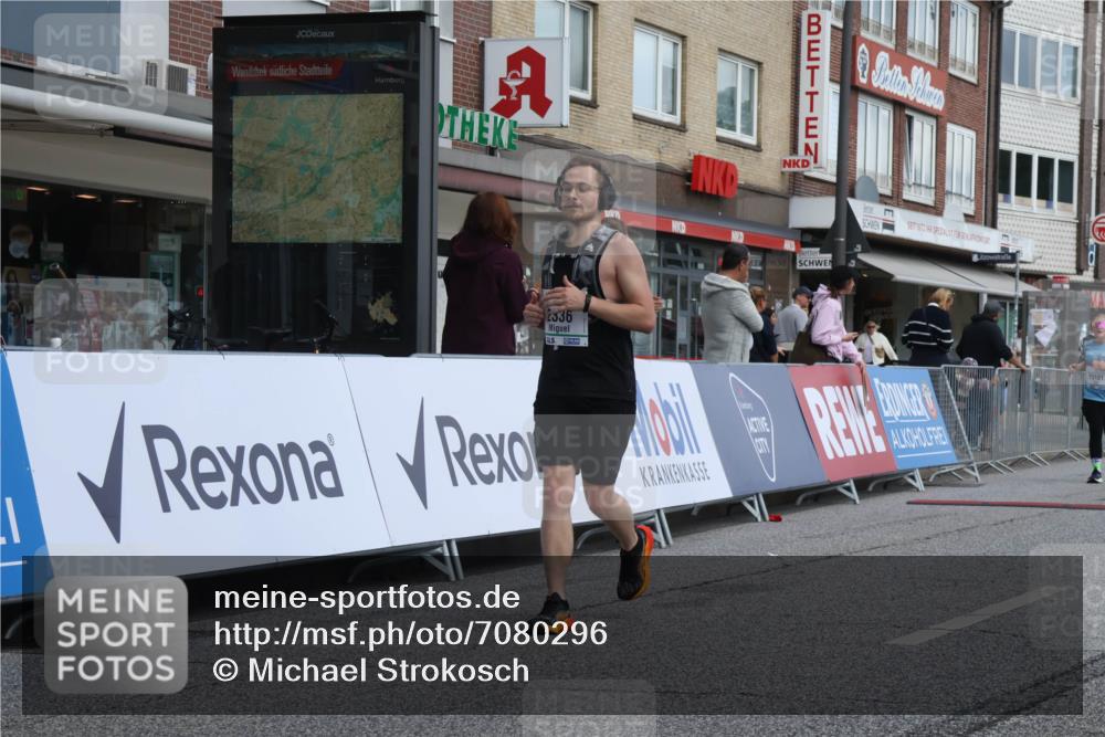 15.09.2024 - PSD Bank Halbmarathon Michael Strokosch http://msf.ph/oto/7080296 15.09.2024 12:24:53 Ziel 793, 1409, 2336, 2771, 3101 meine-sportfotos.de