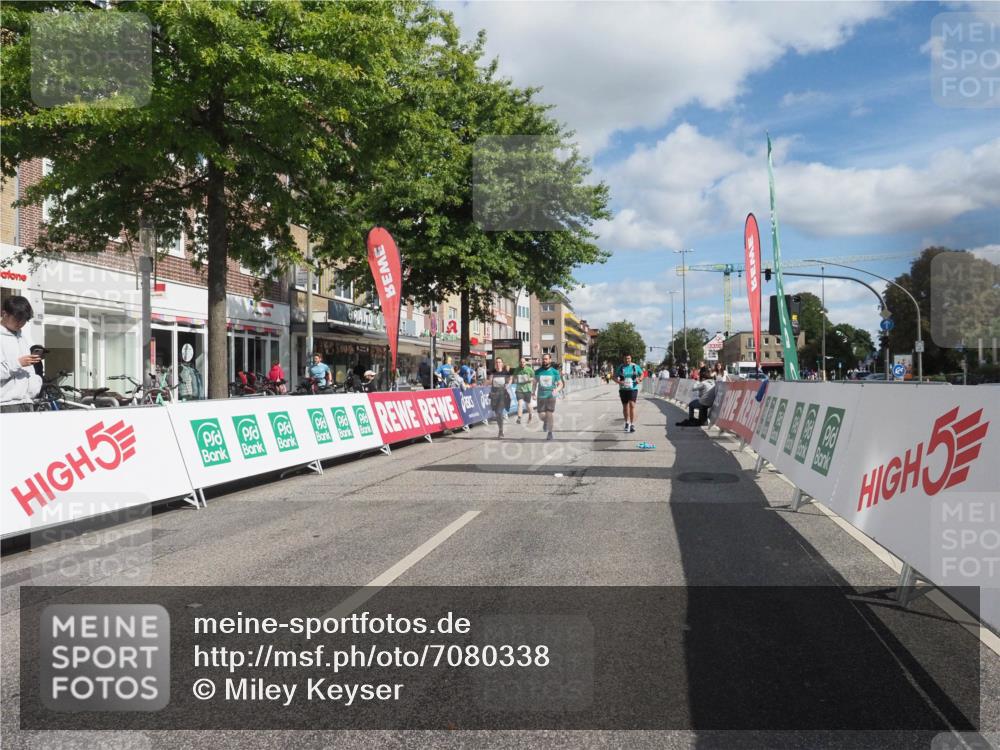 15.09.2024 - PSD Bank Halbmarathon Miley Keyser http://msf.ph/oto/7080338 15.09.2024 12:49:41 Ziel 1962, 2235, 2529, 3113 meine-sportfotos.de