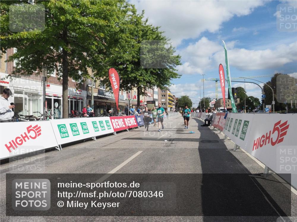 15.09.2024 - PSD Bank Halbmarathon Miley Keyser http://msf.ph/oto/7080346 15.09.2024 12:49:41 Ziel 1962, 2235, 2529, 3113 meine-sportfotos.de