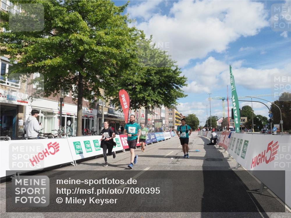15.09.2024 - PSD Bank Halbmarathon Miley Keyser http://msf.ph/oto/7080395 15.09.2024 12:49:44 Ziel 1962, 2235, 2529, 3113 meine-sportfotos.de