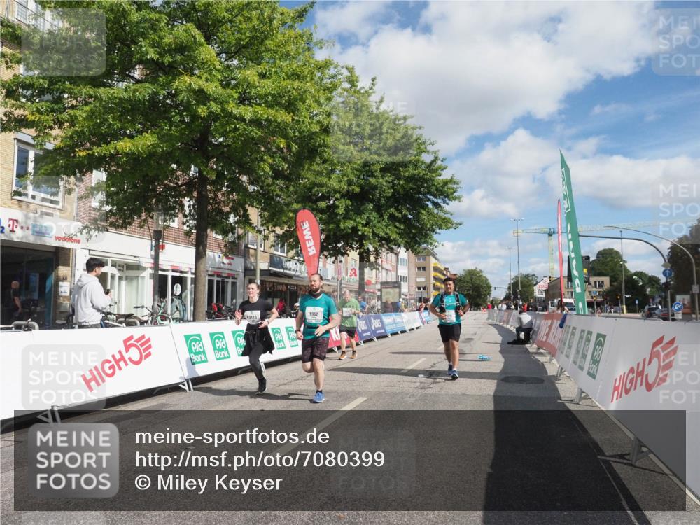 15.09.2024 - PSD Bank Halbmarathon Miley Keyser http://msf.ph/oto/7080399 15.09.2024 12:49:44 Ziel 1962, 2235, 2529, 3113 meine-sportfotos.de