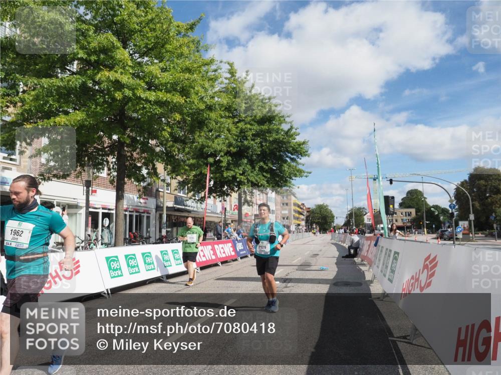 15.09.2024 - PSD Bank Halbmarathon Miley Keyser http://msf.ph/oto/7080418 15.09.2024 12:49:45 Ziel 1962, 2235, 2529, 3113 meine-sportfotos.de