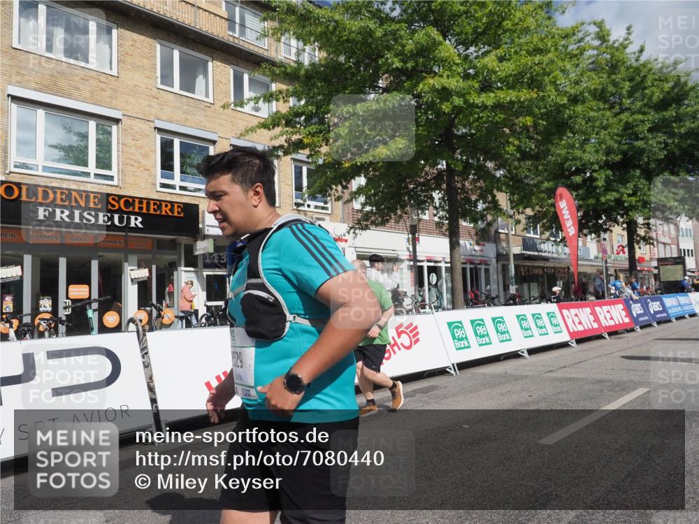 15.09.2024 - PSD Bank Halbmarathon Miley Keyser http://msf.ph/oto/7080440 15.09.2024 12:49:47 Ziel 1962, 2235, 2529, 3113 meine-sportfotos.de