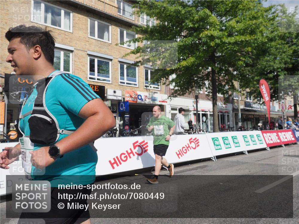 15.09.2024 - PSD Bank Halbmarathon Miley Keyser http://msf.ph/oto/7080449 15.09.2024 12:49:47 Ziel 1962, 2235, 2529, 3113 meine-sportfotos.de