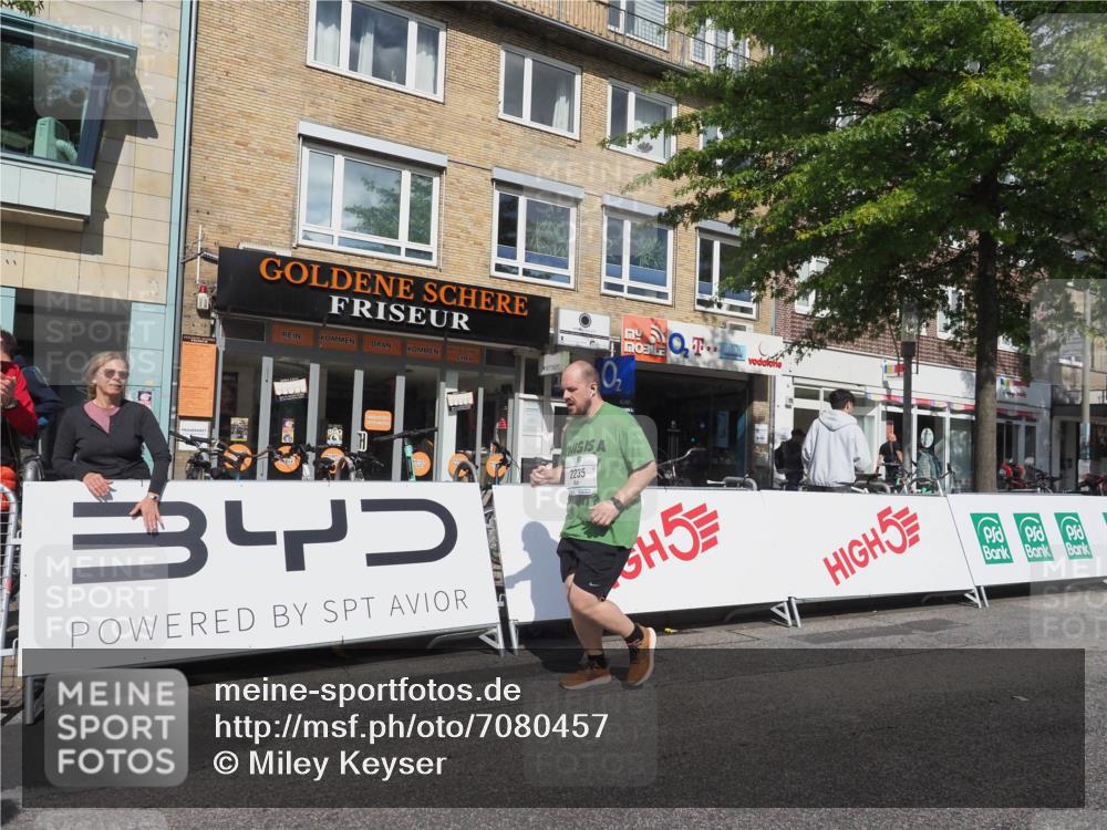 15.09.2024 - PSD Bank Halbmarathon Miley Keyser http://msf.ph/oto/7080457 15.09.2024 12:49:48 Ziel 1962, 2235, 2529, 3113 meine-sportfotos.de