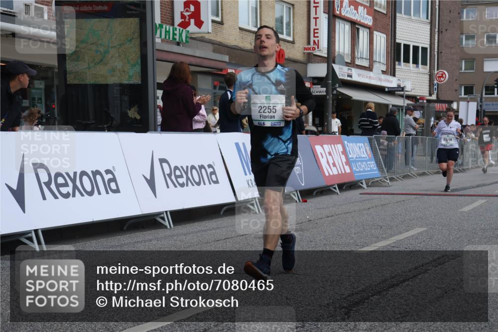 15.09.2024 - PSD Bank Halbmarathon Michael Strokosch http://msf.ph/oto/7080465 15.09.2024 12:25:04 Ziel 1409, 2239, 2255, 2267, 2771, 3101, 3298 meine-sportfotos.de