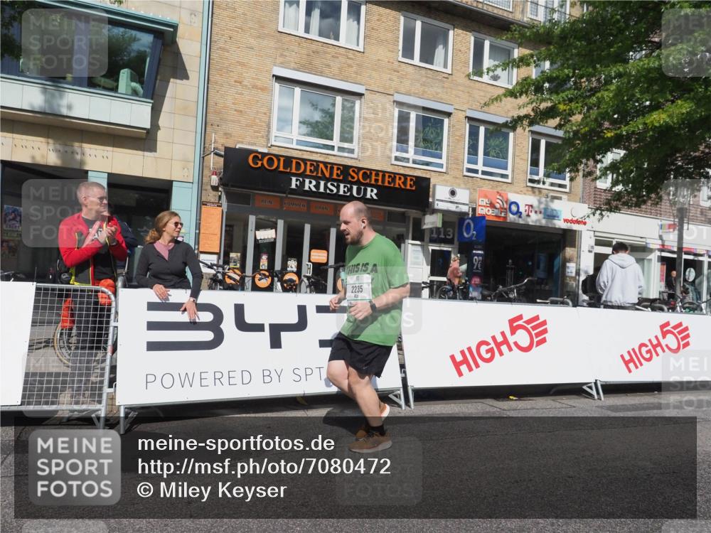 15.09.2024 - PSD Bank Halbmarathon Miley Keyser http://msf.ph/oto/7080472 15.09.2024 12:49:48 Ziel 1962, 2235, 2529, 3113 meine-sportfotos.de