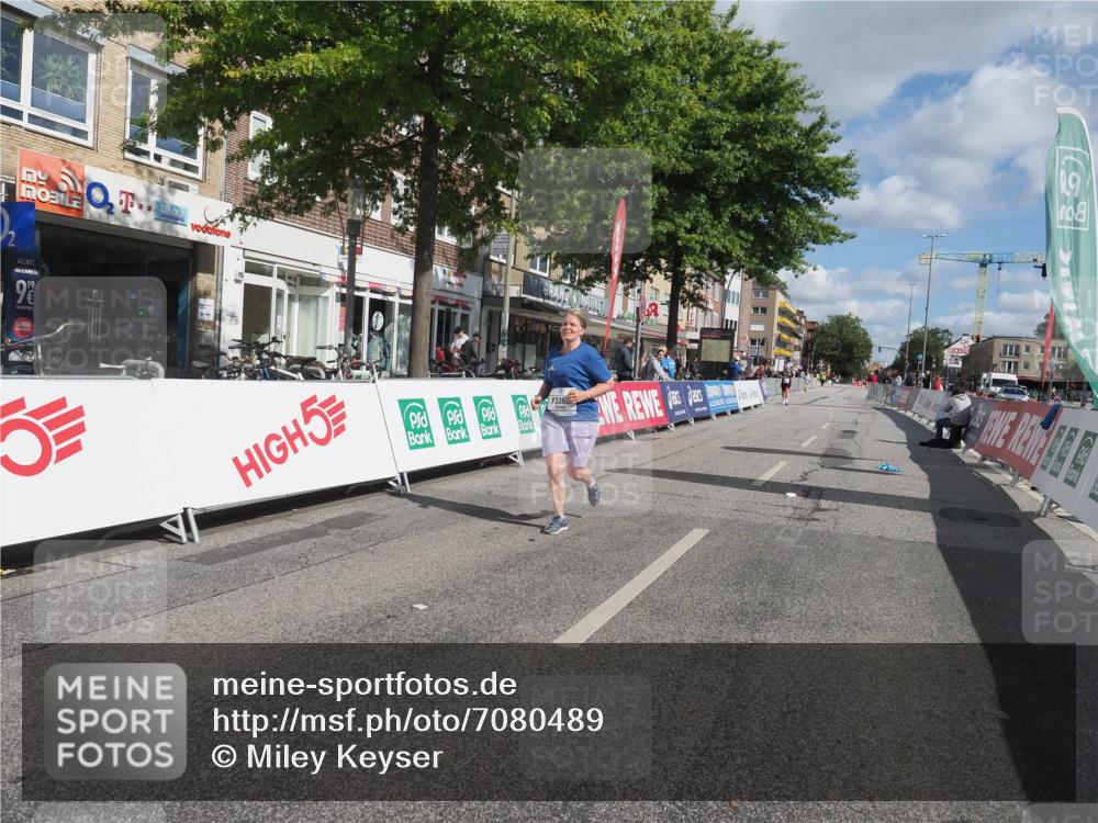 15.09.2024 - PSD Bank Halbmarathon Miley Keyser http://msf.ph/oto/7080489 15.09.2024 12:50:17 Ziel 3365 meine-sportfotos.de