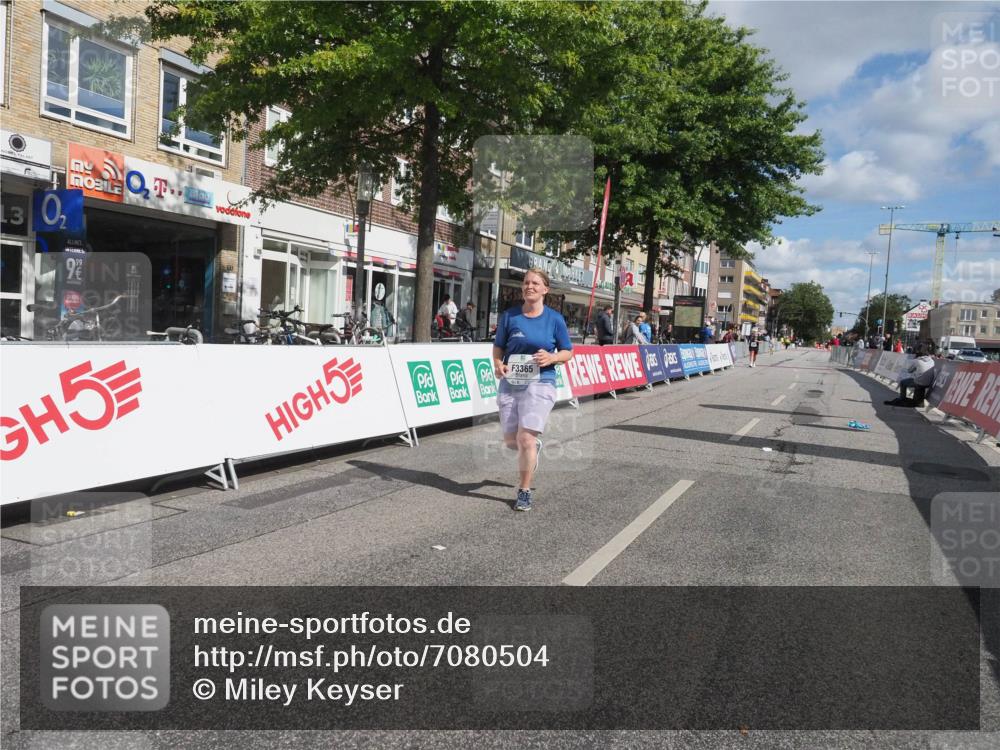 15.09.2024 - PSD Bank Halbmarathon Miley Keyser http://msf.ph/oto/7080504 15.09.2024 12:50:18 Ziel 3365 meine-sportfotos.de