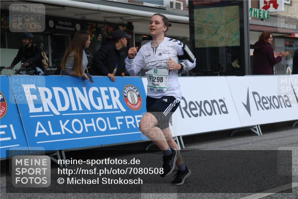 15.09.2024 - PSD Bank Halbmarathon Michael Strokosch http://msf.ph/oto/7080508 15.09.2024 12:25:08 Ziel 1409, 2239, 2255, 2267, 2771, 3101, 3298 meine-sportfotos.de