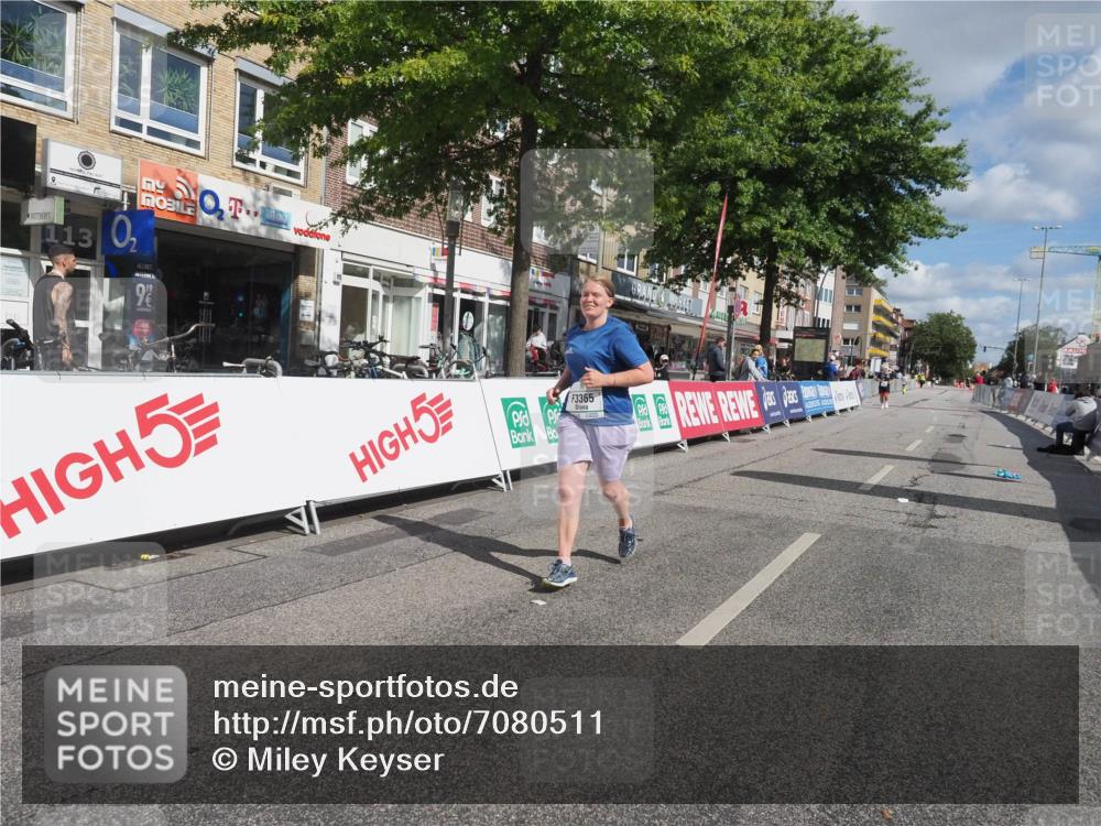 15.09.2024 - PSD Bank Halbmarathon Miley Keyser http://msf.ph/oto/7080511 15.09.2024 12:50:18 Ziel 3365 meine-sportfotos.de