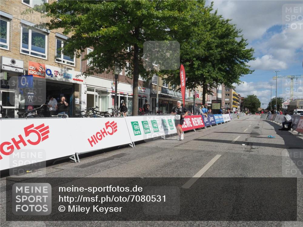 15.09.2024 - PSD Bank Halbmarathon Miley Keyser http://msf.ph/oto/7080531 15.09.2024 12:50:27 Ziel 2378, 3365 meine-sportfotos.de