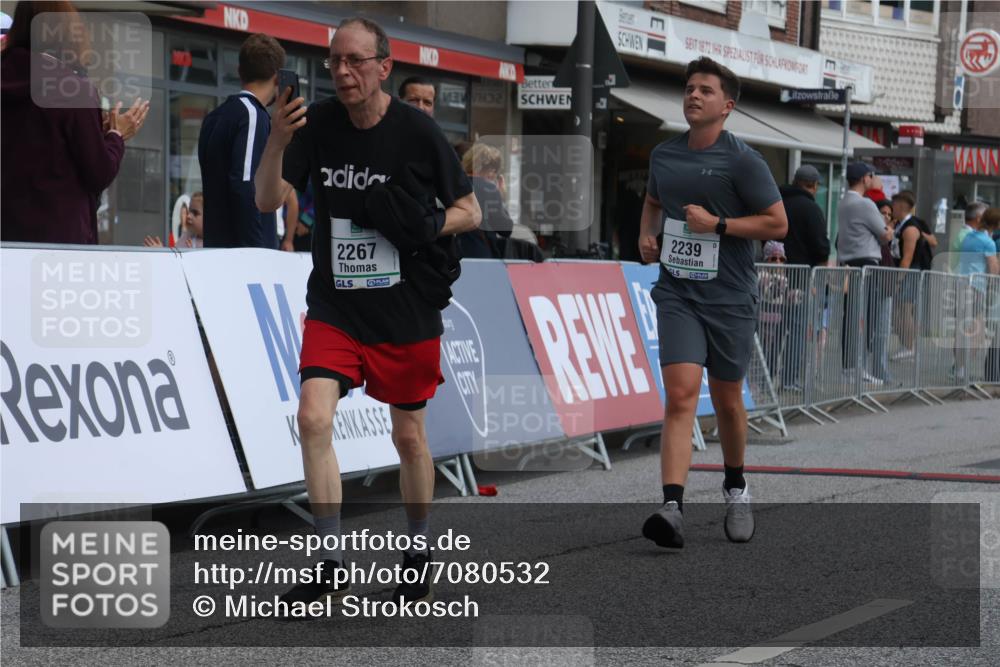 15.09.2024 - PSD Bank Halbmarathon Michael Strokosch http://msf.ph/oto/7080532 15.09.2024 12:25:13 Ziel 2239, 2255, 2267, 3298 meine-sportfotos.de