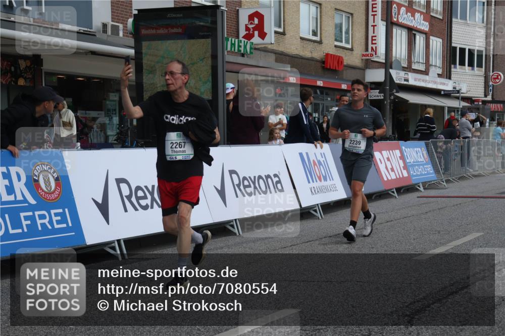 15.09.2024 - PSD Bank Halbmarathon Michael Strokosch http://msf.ph/oto/7080554 15.09.2024 12:25:14 Ziel 2239, 2255, 2267, 3298 meine-sportfotos.de