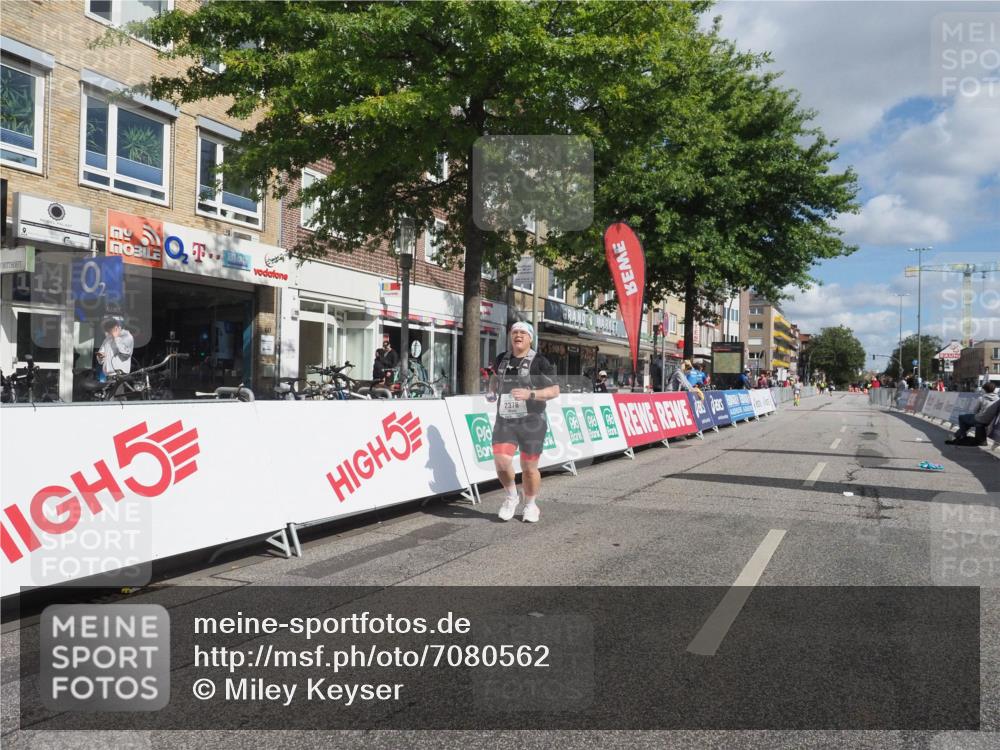 15.09.2024 - PSD Bank Halbmarathon Miley Keyser http://msf.ph/oto/7080562 15.09.2024 12:50:28 Ziel 2378, 3365 meine-sportfotos.de