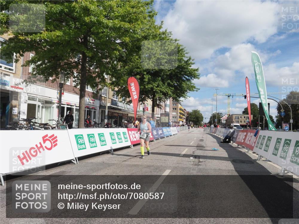 15.09.2024 - PSD Bank Halbmarathon Miley Keyser http://msf.ph/oto/7080587 15.09.2024 12:50:45 Ziel 3322 meine-sportfotos.de