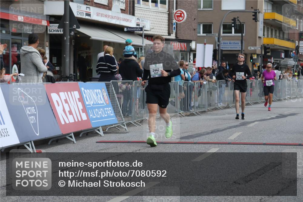 15.09.2024 - PSD Bank Halbmarathon Michael Strokosch http://msf.ph/oto/7080592 15.09.2024 12:25:24 Ziel 1153, 2239, 2250, 2267, 2442, 3283 meine-sportfotos.de