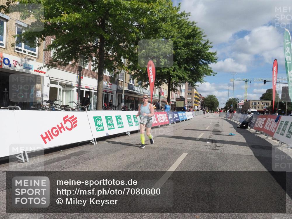 15.09.2024 - PSD Bank Halbmarathon Miley Keyser http://msf.ph/oto/7080600 15.09.2024 12:50:45 Ziel 3322 meine-sportfotos.de
