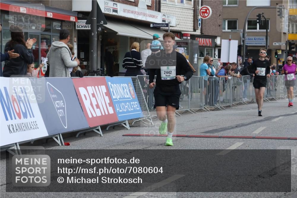 15.09.2024 - PSD Bank Halbmarathon Michael Strokosch http://msf.ph/oto/7080604 15.09.2024 12:25:24 Ziel 1153, 2239, 2250, 2267, 2442, 3283 meine-sportfotos.de