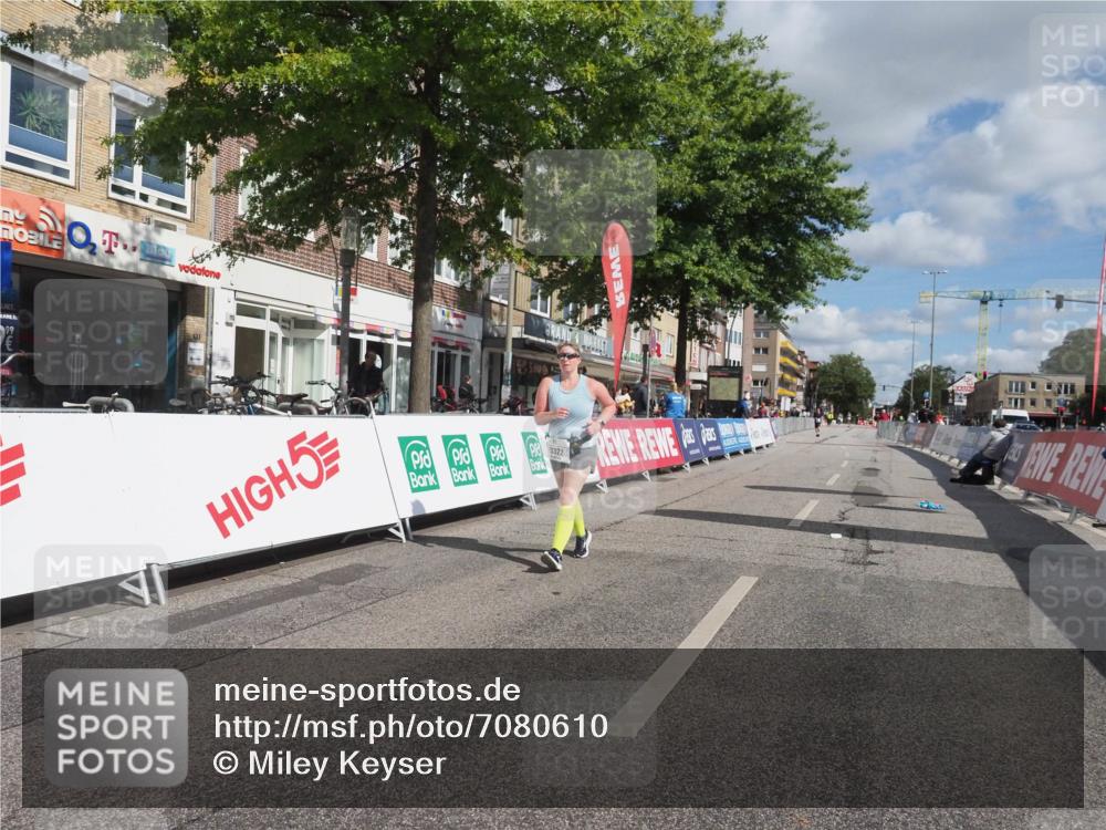 15.09.2024 - PSD Bank Halbmarathon Miley Keyser http://msf.ph/oto/7080610 15.09.2024 12:50:46 Ziel 3322 meine-sportfotos.de