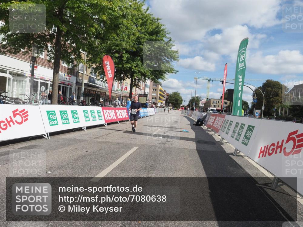 15.09.2024 - PSD Bank Halbmarathon Miley Keyser http://msf.ph/oto/7080638 15.09.2024 12:51:05 Ziel 2355 meine-sportfotos.de