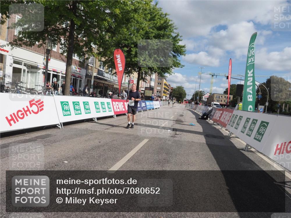 15.09.2024 - PSD Bank Halbmarathon Miley Keyser http://msf.ph/oto/7080652 15.09.2024 12:51:06 Ziel 2355 meine-sportfotos.de